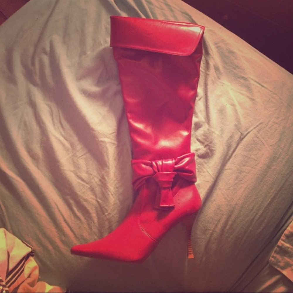 Reduced! Sexy red heeled boots nwt in box